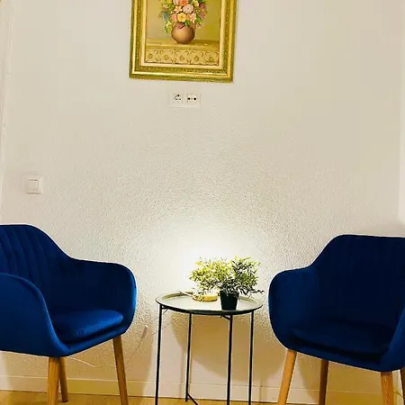 Leo イン *